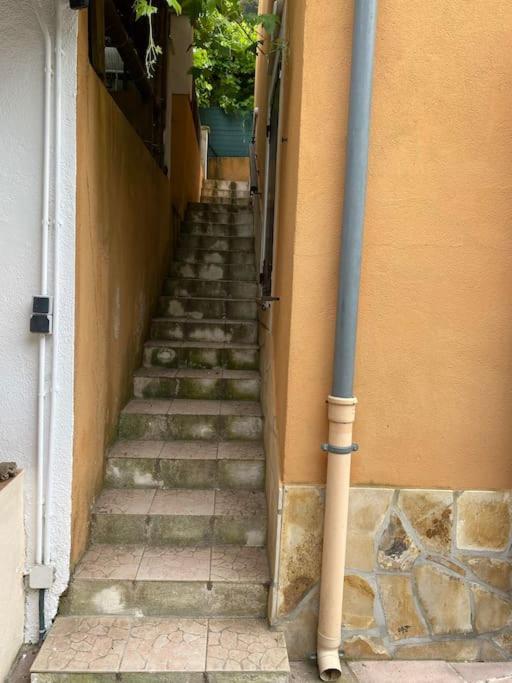 Villa Serenice - F2 Au Calme, Climatise, Wifi Et Parking Gratuit Exterior photo