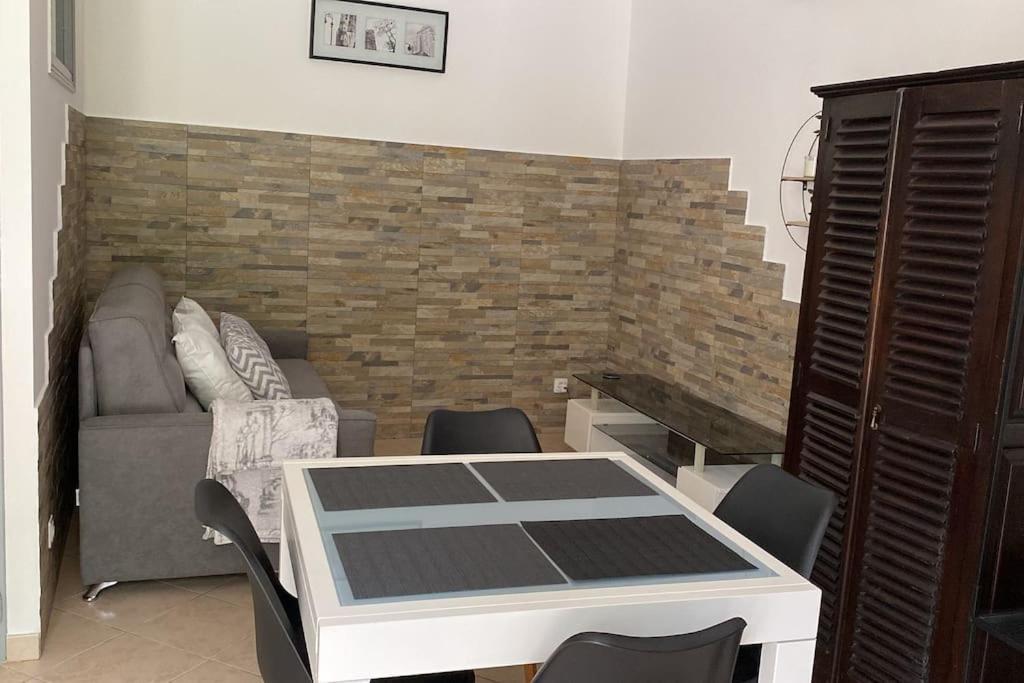 Villa Serenice - F2 Au Calme, Climatise, Wifi Et Parking Gratuit Exterior photo